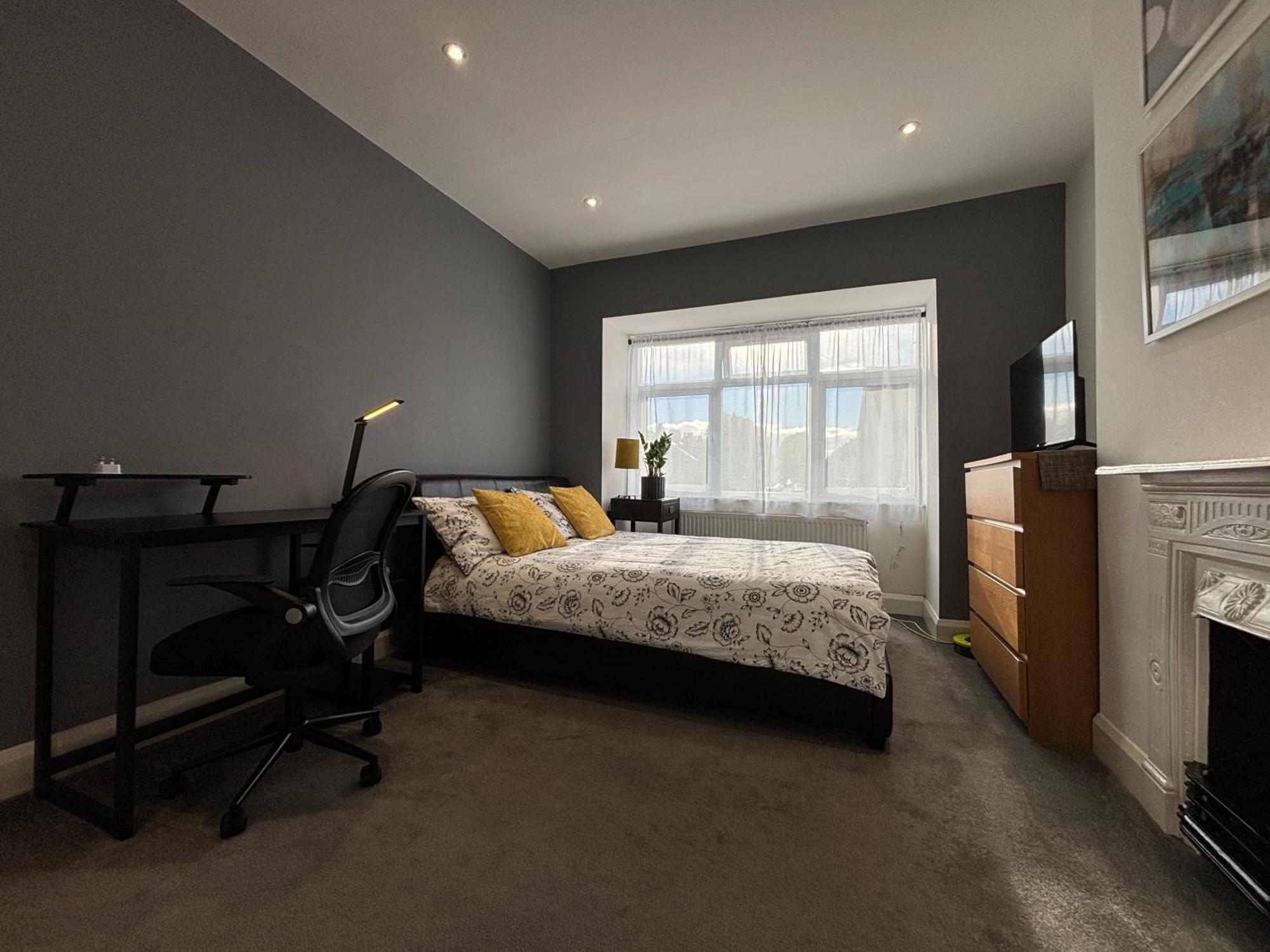 Entire House Floor Perfect For Couples & Freelancers - Available For Single Too Affittacamere Londra
